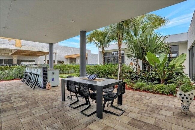 Building Photo - 16709 Botaniko Dr N