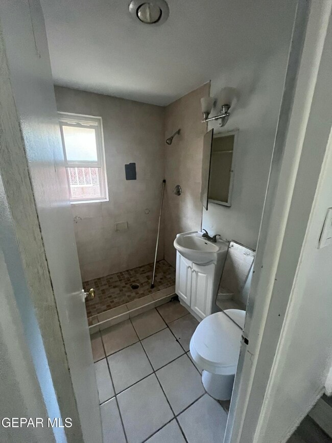 Building Photo - 216 Pacific Dr