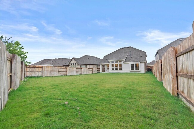 Building Photo - 547 Billowing Way