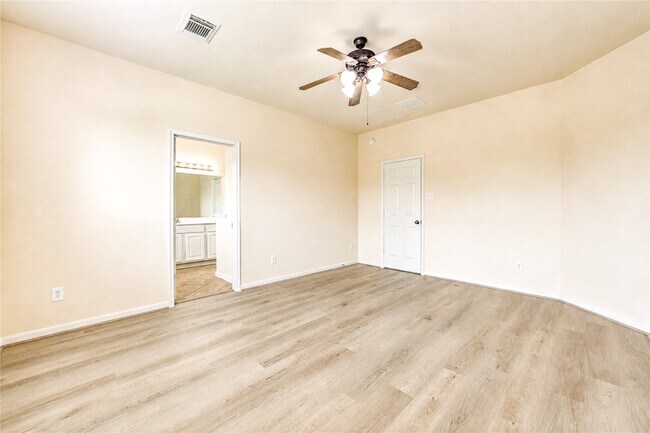Building Photo - 7419 Sabinal Creek Dr