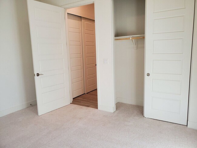 Building Photo - Next Gen Home with main house and guess unit in Spring lake Area