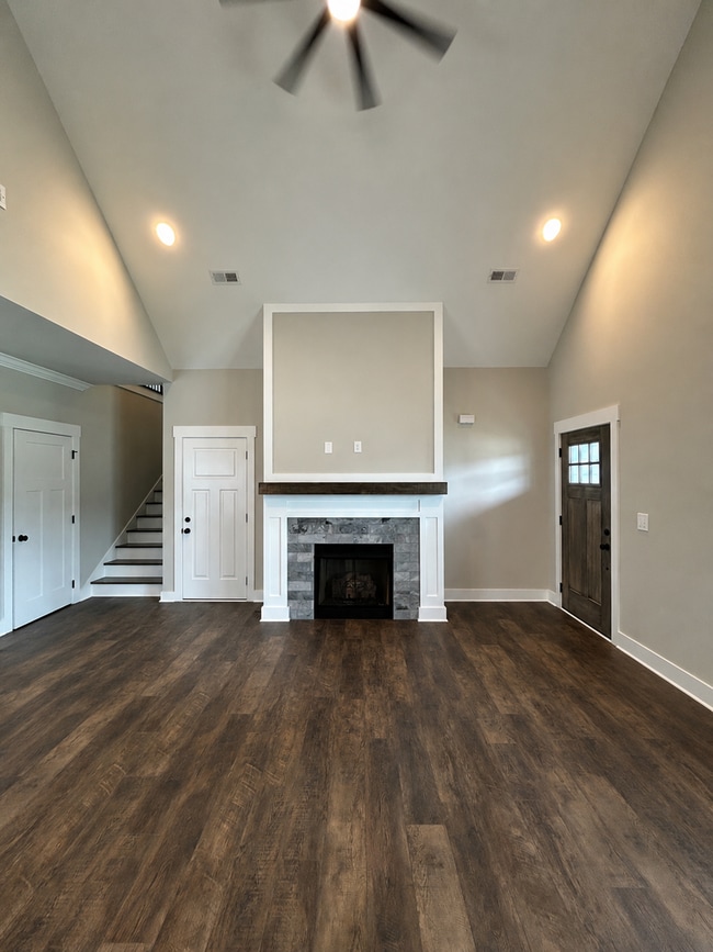 Building Photo - Beautiful New Build 3 Bed, 2.5 Bath, 2 Car Garage - Community Pool & Walking Trail!