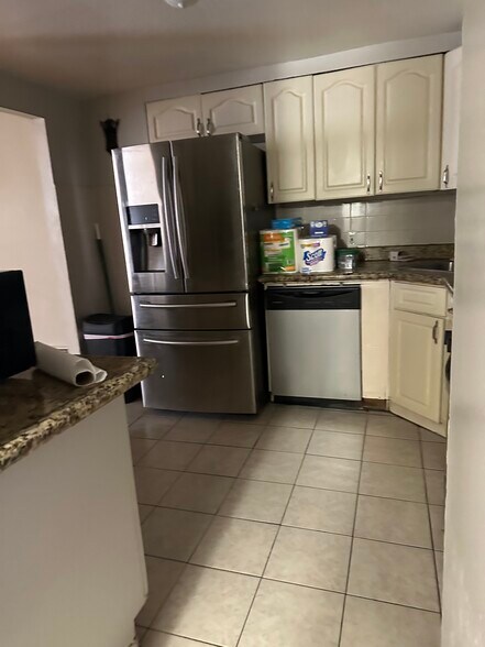 Building Photo - 18637 140th Ave