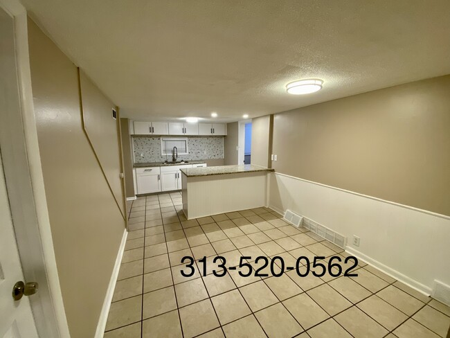 Building Photo - 13499 Coleen Ave