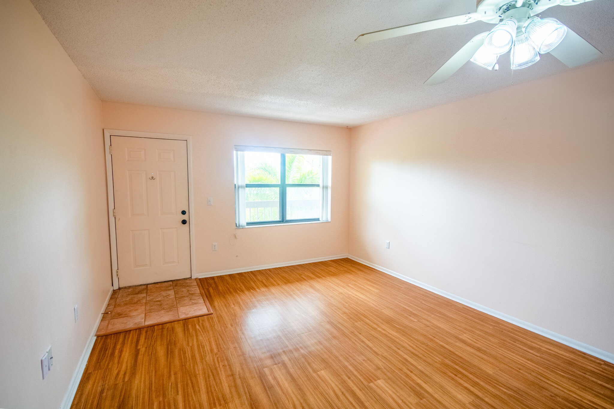 Building Photo - 305 30th Ave W