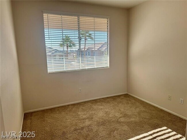 Building Photo - 9901 Trailwood Dr
