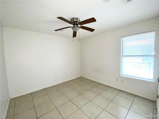 Building Photo - 13 Magdalena St