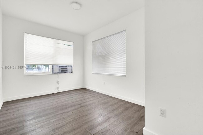 Building Photo - 402 NW 12th Ave