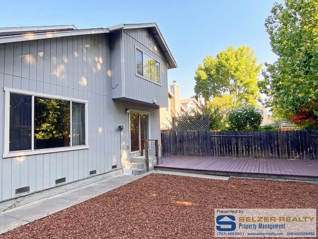 Building Photo - Handsomely appointed 4 bd. home near parks, schools, & shopping!