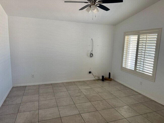 Building Photo - Three Bedroom Two Bath San Luis Home in Los Mezsquites