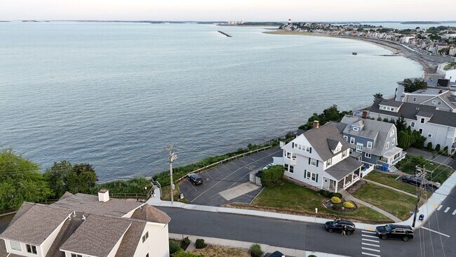 Building Photo - 141 Grovers Ave