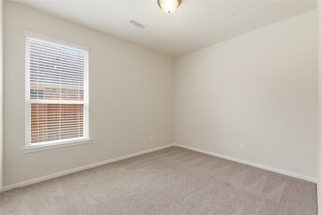 Building Photo - 3418 Delta Dr