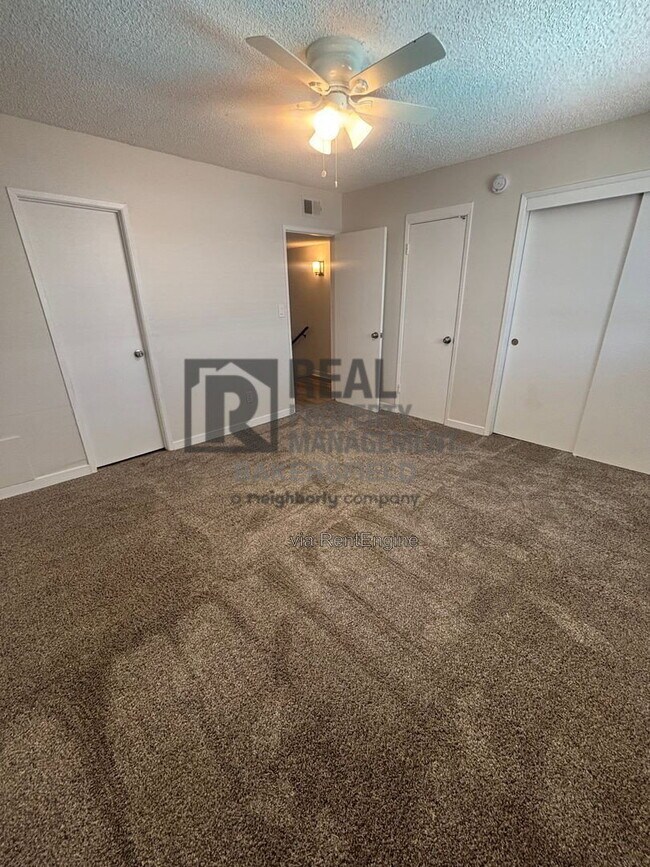 Building Photo - 2427 Olive St