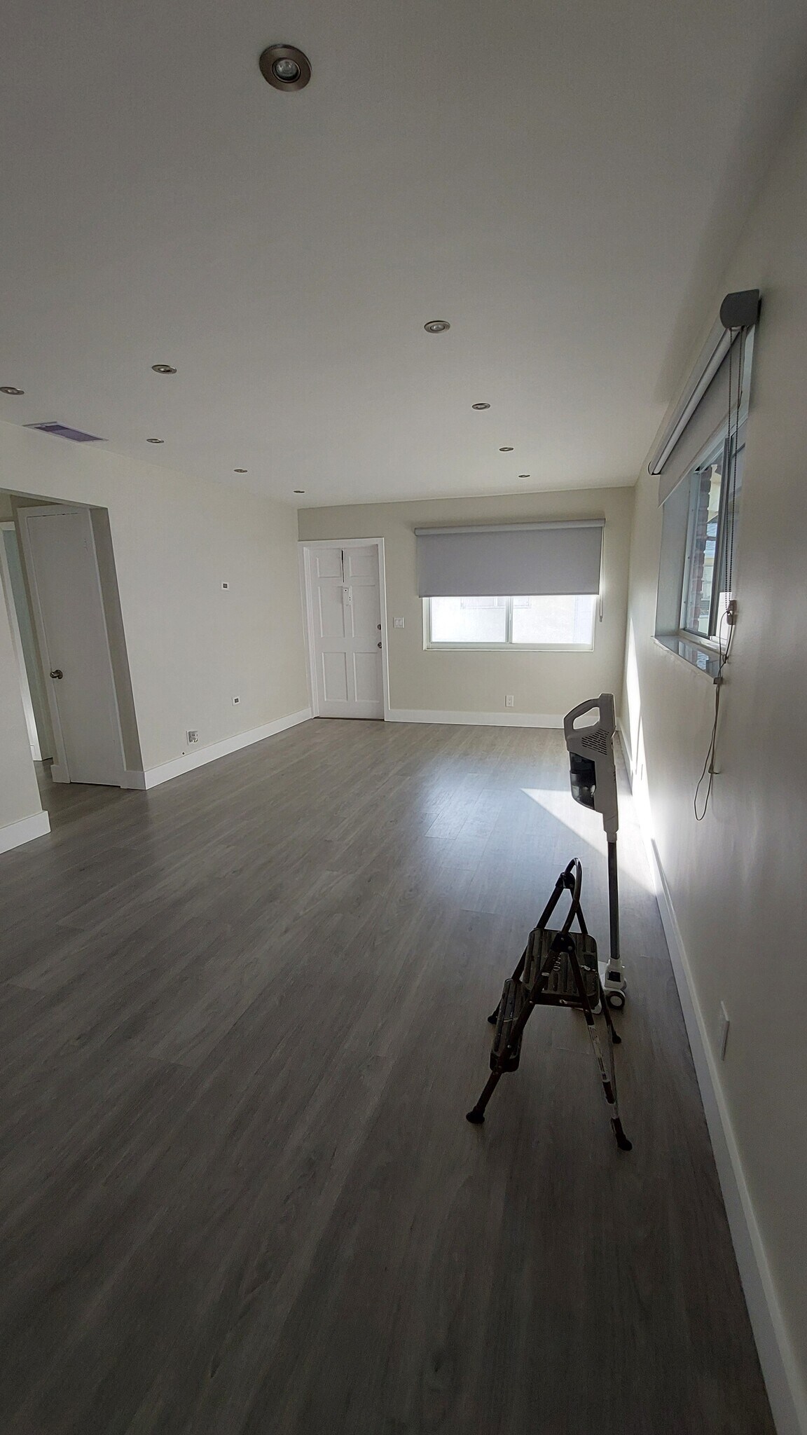 Building Photo - 2312 Van Buren St