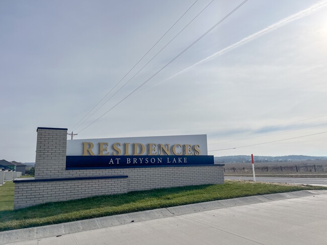 Building Photo - 366 SE 85th Rd