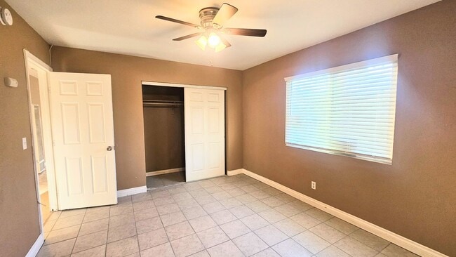 Building Photo - Mixed Used Residential and Commercial- Large Back Yard with Rolling Gate