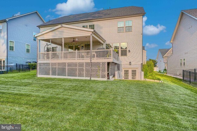 Building Photo - 7142 Starmount Ct