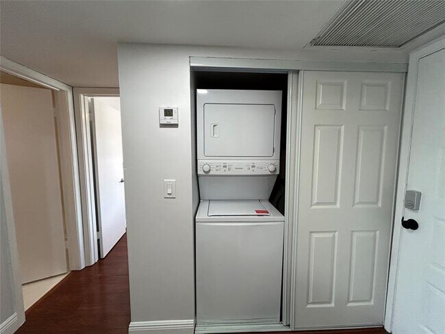 Building Photo - 2391 NW 89th Dr