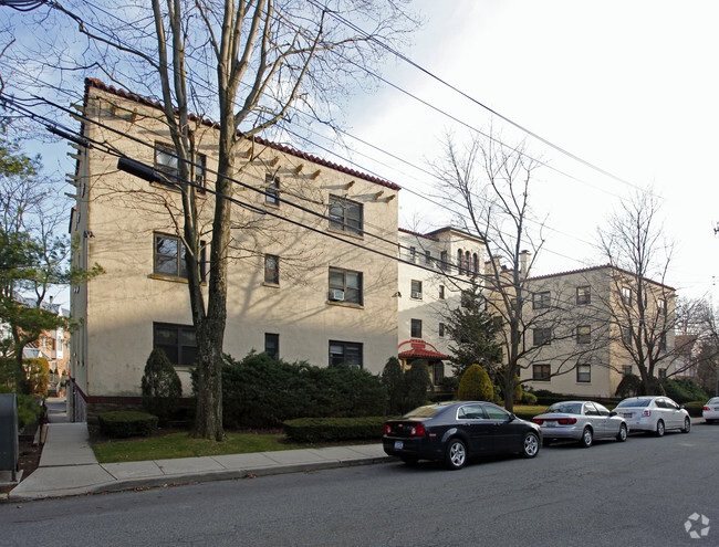 Building Photo - Carolyn Court