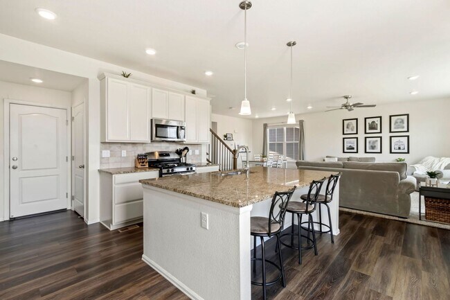 Building Photo - Stunner in North-East Fort Collins with 4-Bedrooms, 2.5 Bathrooms, and 2-Car Garage
