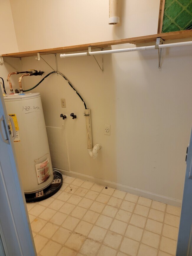 Building Photo - 8446 Shawn Ridge Dr