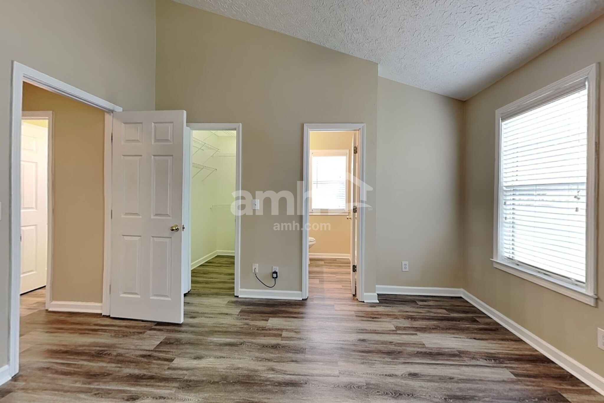 Building Photo - 2510 Baysridge Dr NW