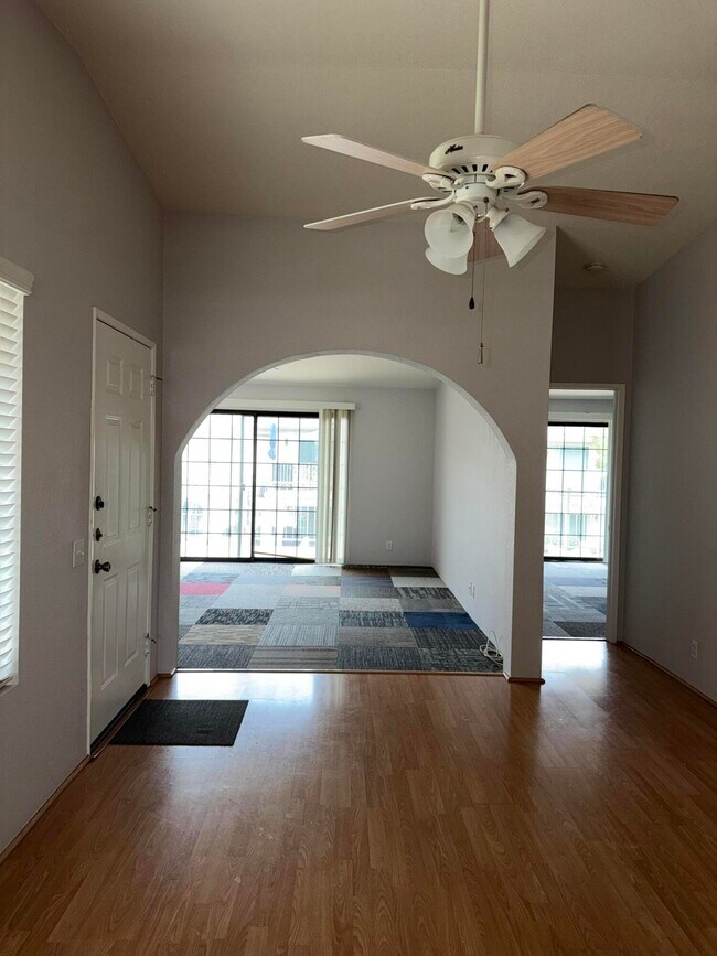 Building Photo - 2701 E Mesquite Ave