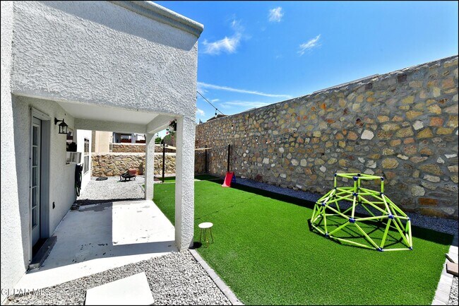 Building Photo - 224 Glenlivet Way