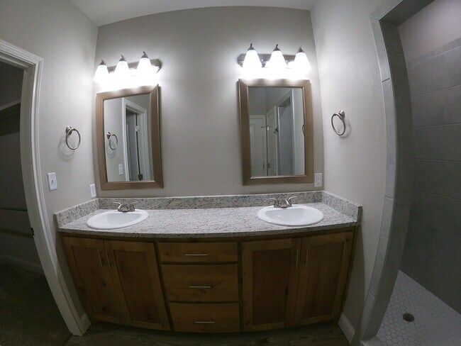 Building Photo - 2713 138th St