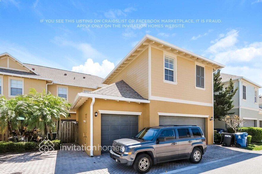 Building Photo - 154 W Thatch Palm Cir