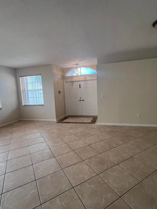 Building Photo - 315 NW 158th Ln