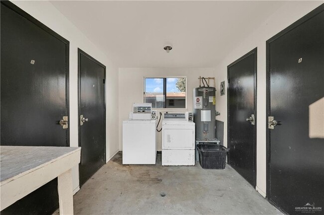 Building Photo - 25 Fern Ave W