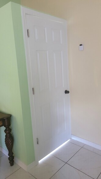 Private Entrance - 106 Woodbury Pines Cir