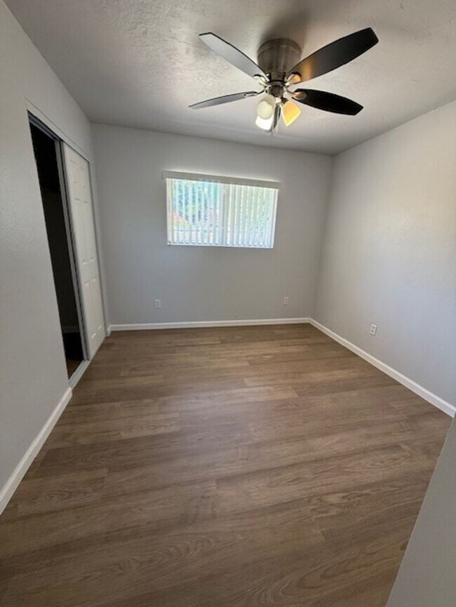 Building Photo - Spacious and newly remodeled 4 Bedroom wit...