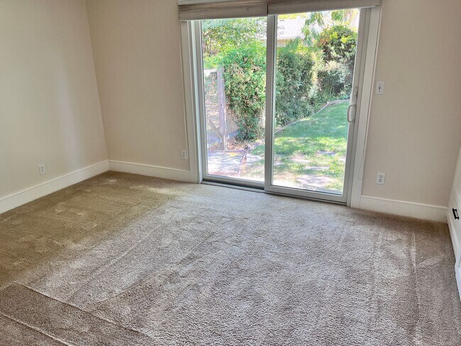 Building Photo - Buena Vista Rancher 4 bed /3 bath - Excell...