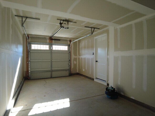 Building Photo - 284 Grand Silo Rd