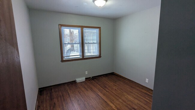 Building Photo - 3 bedroom, 2 bath home in Waterloo