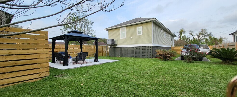 Building Photo - 6226 Lafaye St