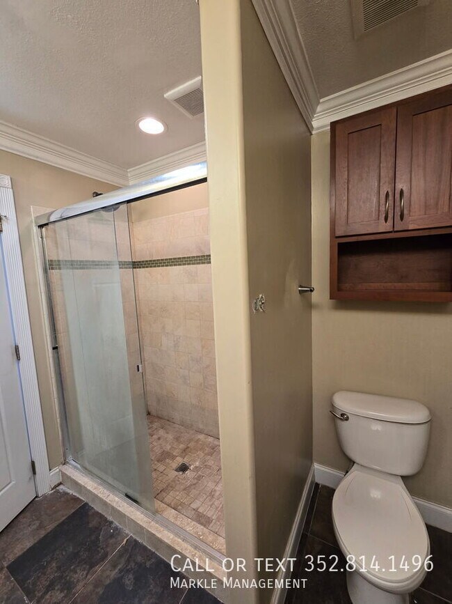 Building Photo - 200 S 11th St