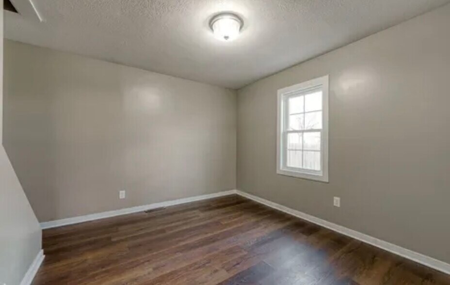 Building Photo - 761 S 5th St