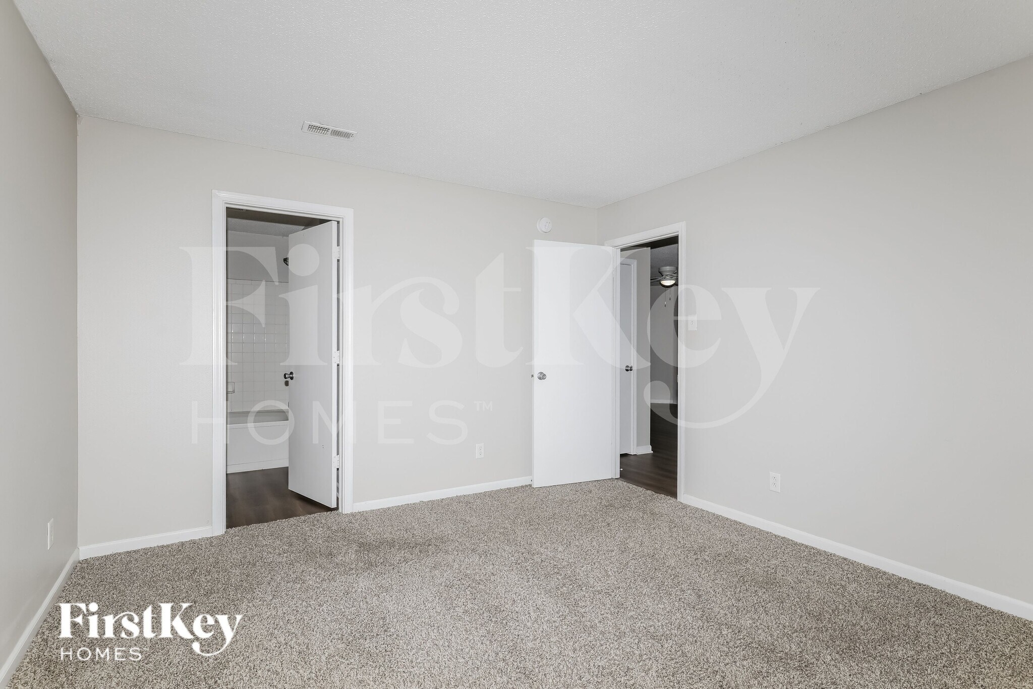 Building Photo - 10605 Glenayr Dr