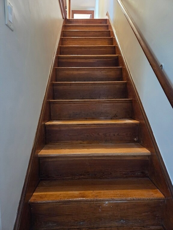 Building Photo - 292 W Wyoming Ave