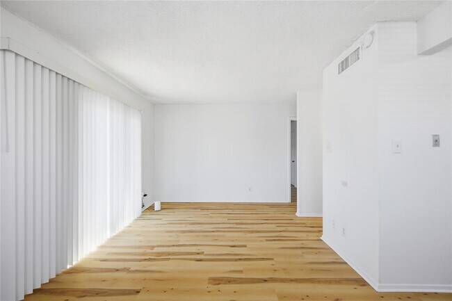 Building Photo - 2705 Windswept Cove