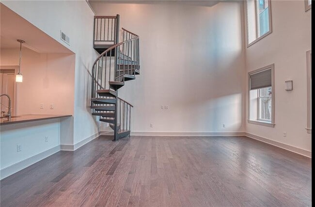 Building Photo - 957 Liberty Ave