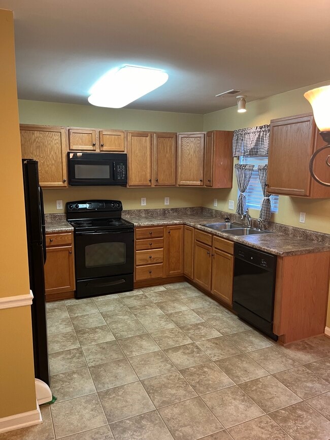 Kitchen - 166 Larck Crest Ln