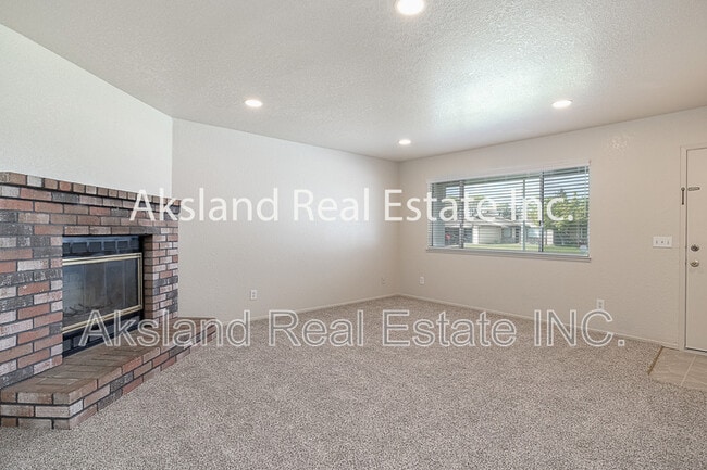 Building Photo - 354 Blossom Dr