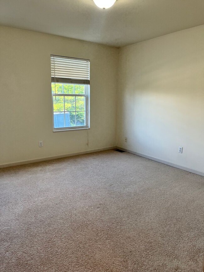 Building Photo - 55 Monterey Cypress Dr