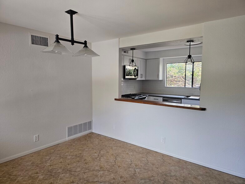 Dining Area - 1615 Olive St