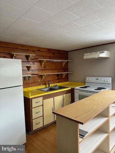 Building Photo - 6324 Roosevelt Ave