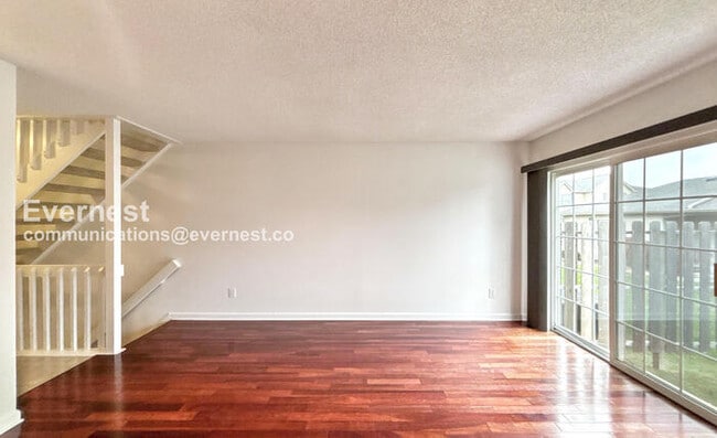 Building Photo - Spacious Condo with Modern Amenities and Garage Parking